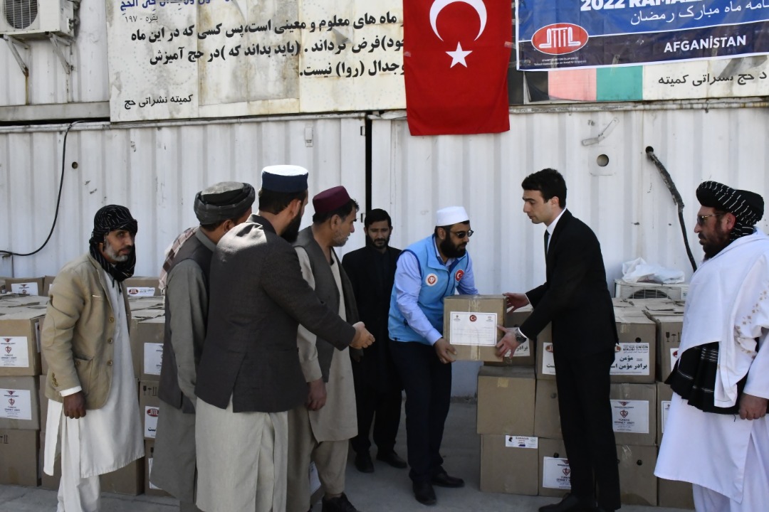 توزیع بسته های کمکی جمهوری ترکیه به همکار وزارت ارشاد، حج و اوقاف