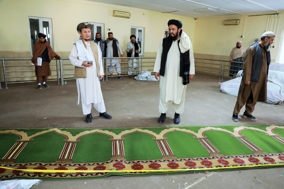 روند توزیع فرش (جای‌نماز) برای شماری از مساجد رسمی و غیر رسمی کشور از سوی وزارت ارشاد، حج و اوقاف تکمیل ګردید