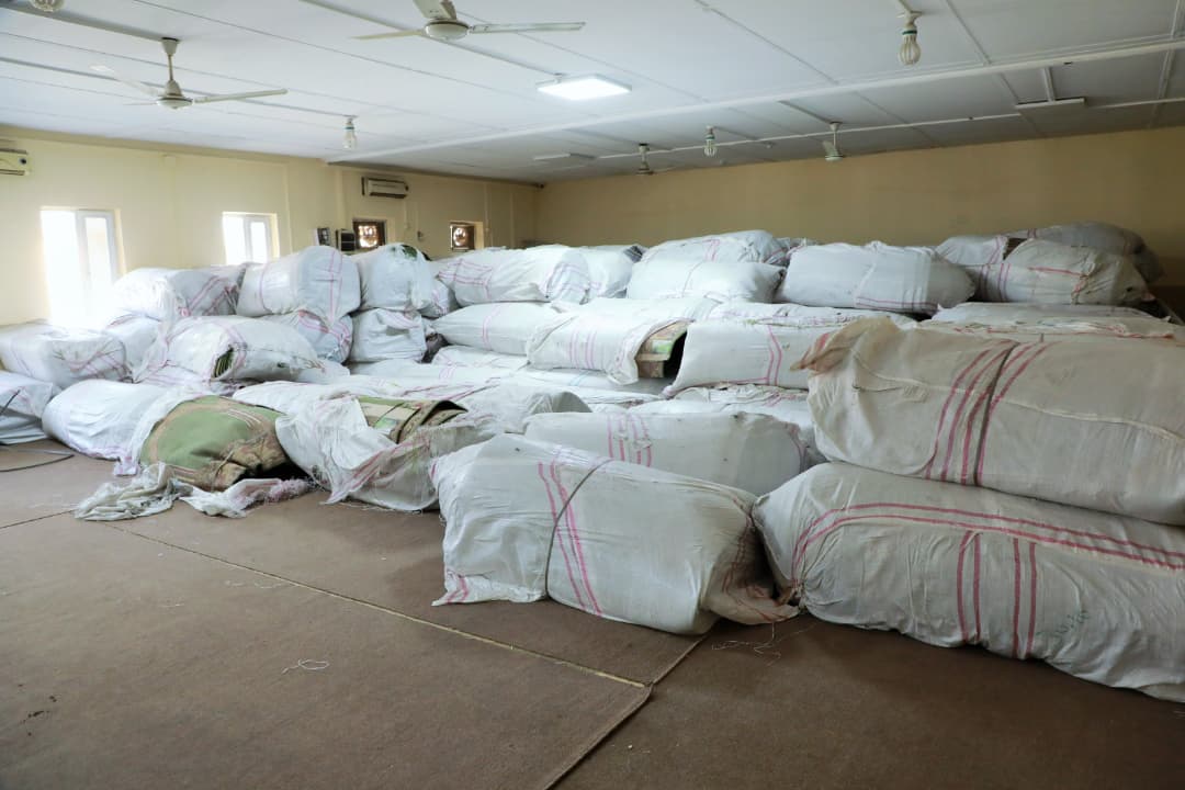 روند توزیع فرش (جای‌نماز) برای شماری از مساجد رسمی و غیر رسمی کشور از سوی وزارت ارشاد، حج و اوقاف تکمیل ګردید