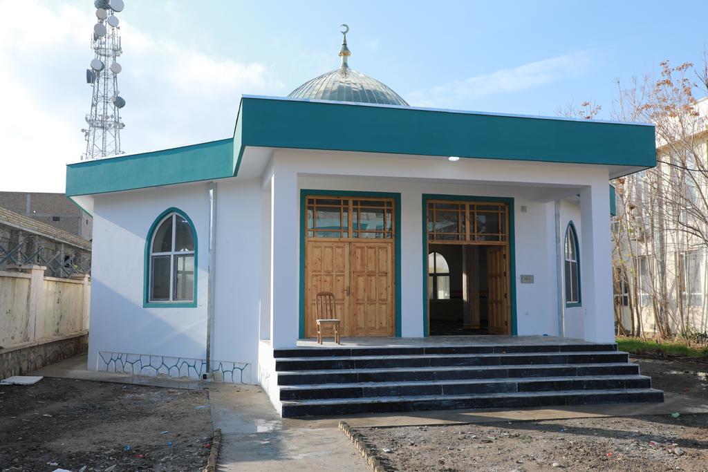 وزیر ارشاد، حج و اوقاف در رأس هیأتی جهت ارزیابی امور دینی و اداري مربوطه و زيارت شهدای نظلوم دشتِ ليلی به ولایت جوزجان سفر کرد