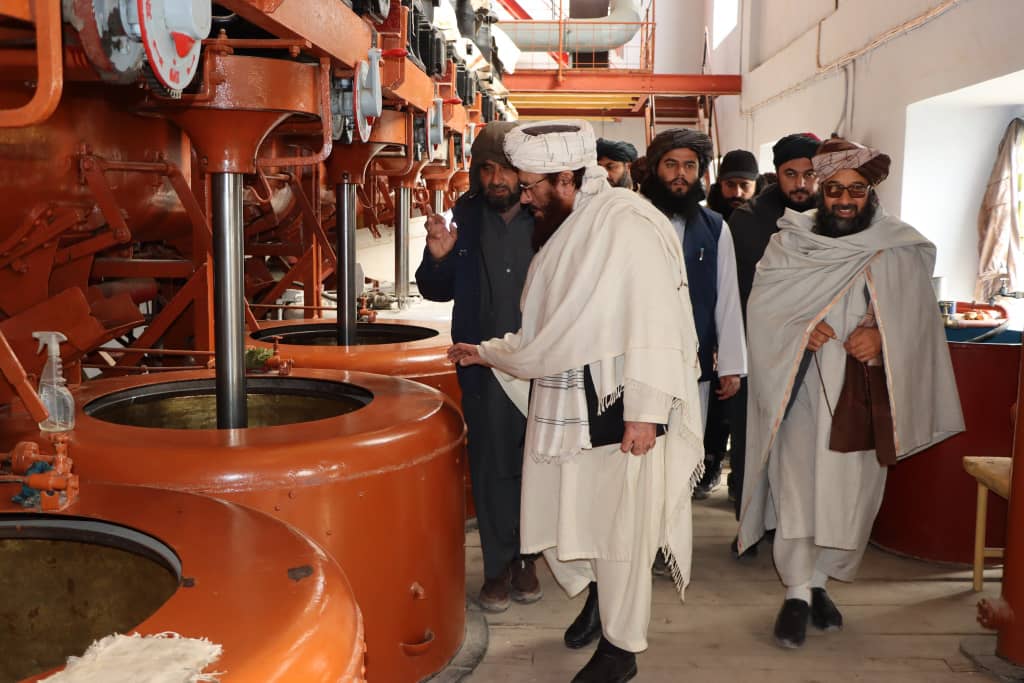 وزیر ارشاد، حج و اوقاف کشور در رأس یک هیئت در جریان سفر خود به ولایت بغلان با والی این ولایت، مسؤولان اداری و امامان و علمای کرام شماری از ولسوالی‌ ها دیدار کرد