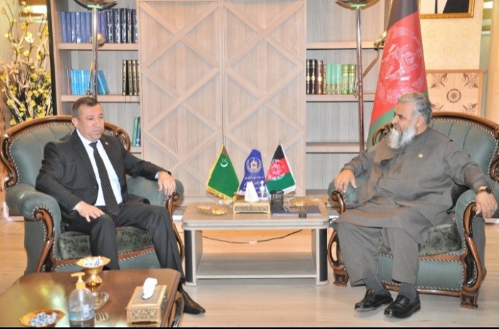 سرپرست وزارت ارشاد، حج واوقاف در دفتر کارشان با سفیر کشور دوست و برادر ترکمنستان ملاقات تعارفی نمودند.