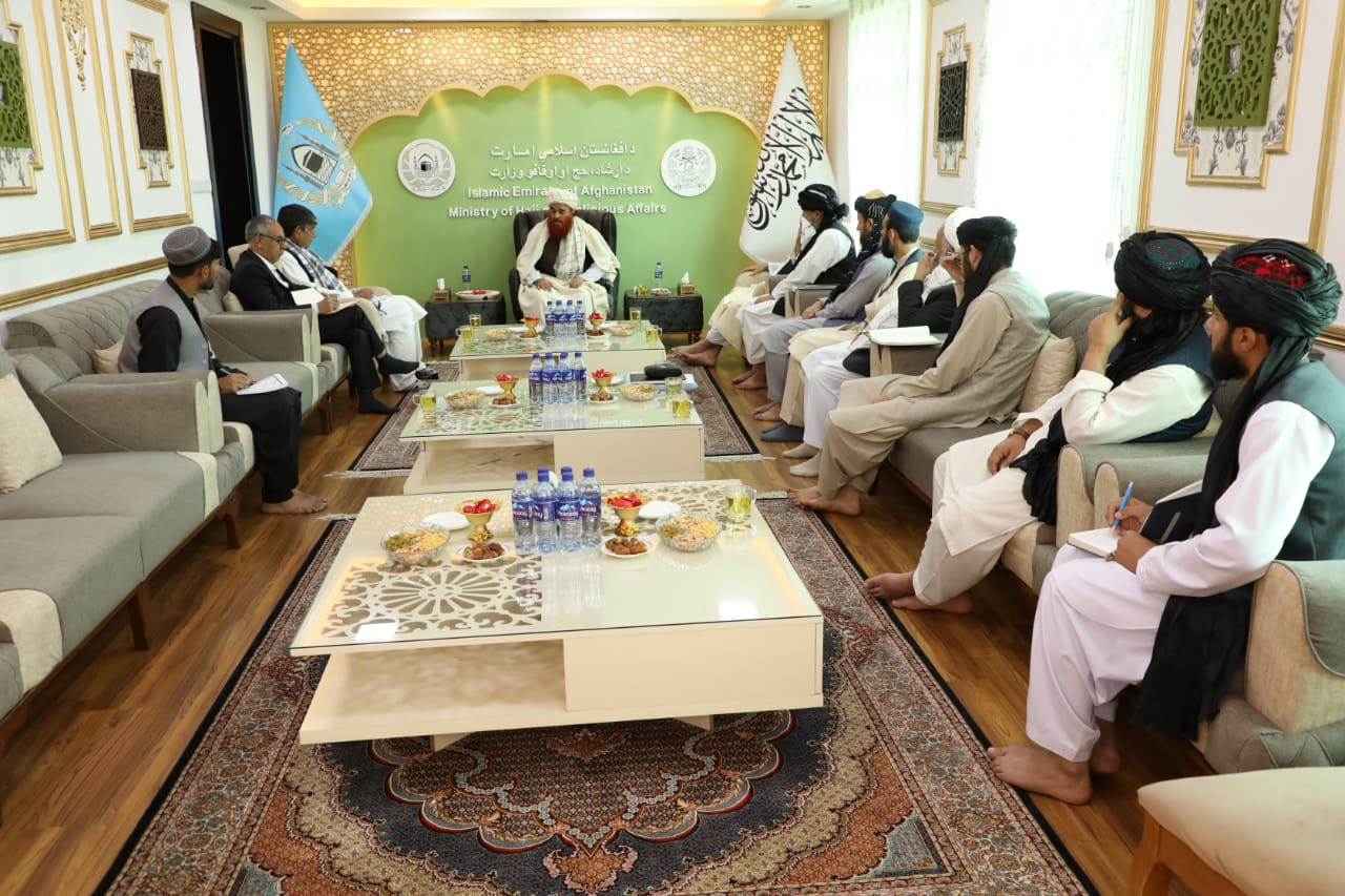 Meeting of the Minister of MOHIA with the officials of Ariana Afghan and Kam air Airlines