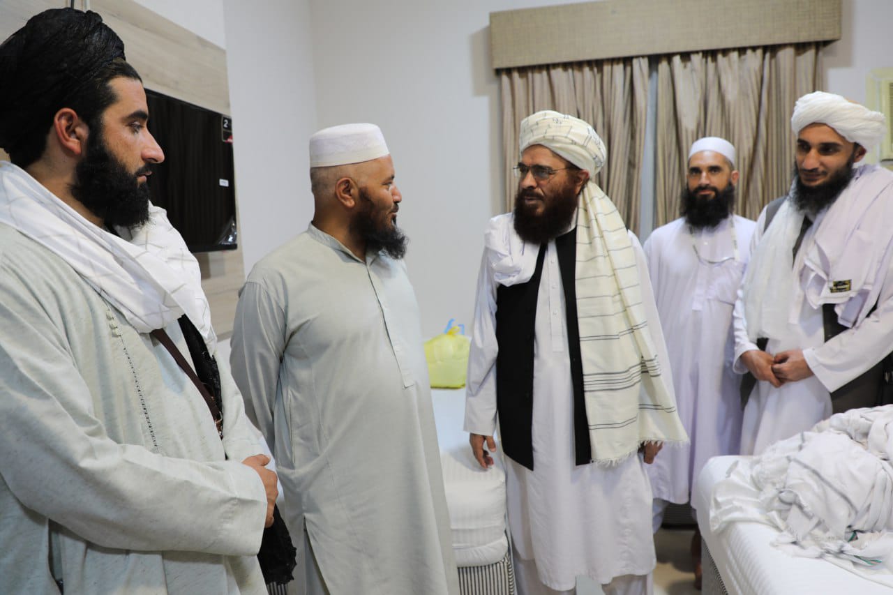 Visit and meeting of the Minister of MOHIAwith pilgrims in Makkah