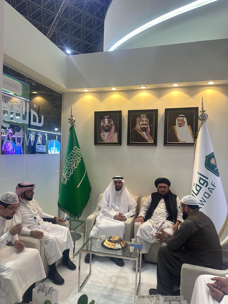 Meeting of the representative of the Ministry of MOHIA with the heads of companies providing services for pilgrims and signing contracts with them