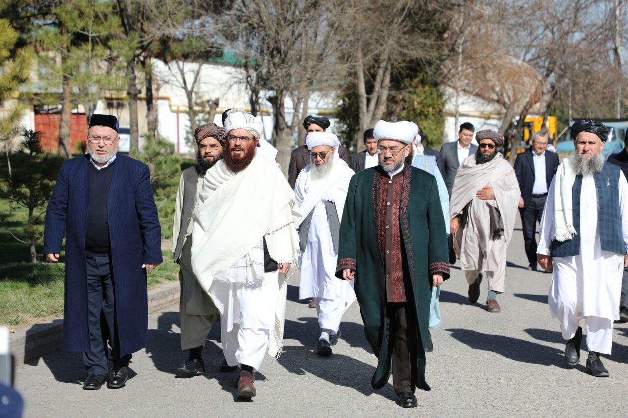 The Minister of MOHIAand his accompanying delegation visited Islamic centers in the city of Tashkent. 