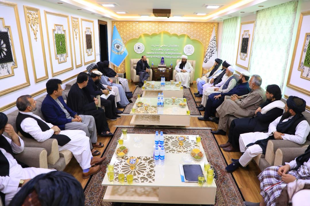 وزیر ارشاد، حج و اوقاف با تعدادی از شخصیت های علمی و فرهنگی افغان های خارج از کشور دیدار و گفتگو کرد