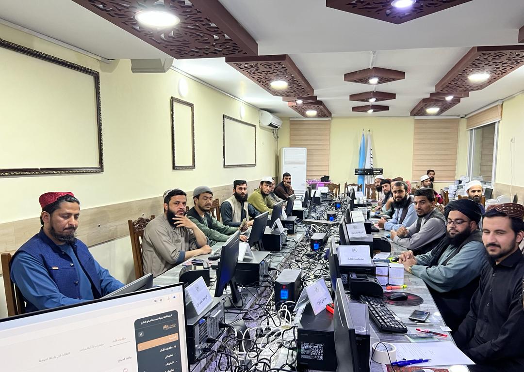 The Minister of MOHIA observed the flow of affairs of the Electronic Tracking Committee (Hajj Pilgrims Visa Printing System).