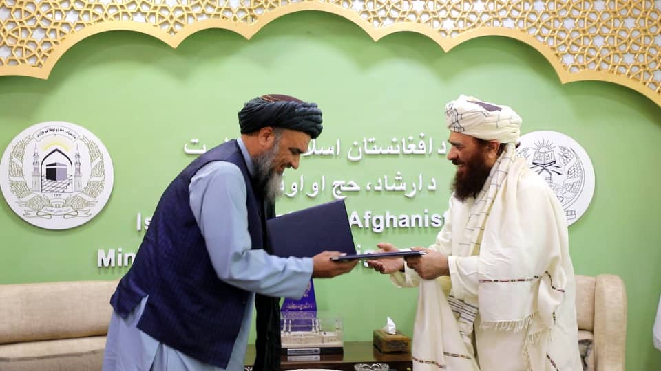 Ministry of MOHIA Signs Roundtrip Contract for Hajj Pilgrims of 1446 AH with Ariana Afghan and Kam Air Airlines