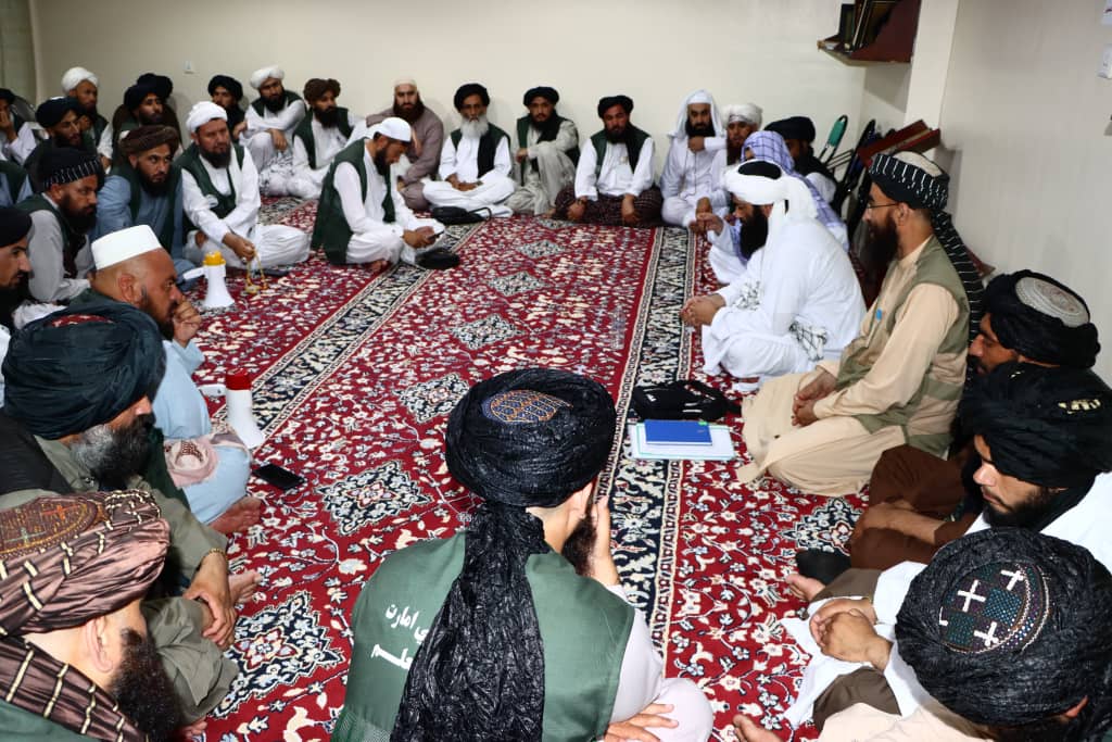 په مکه مکرمه کې د مناسکو کمېټې مسؤولینو  د حاجیانو له معلمینو سره غونډه ترسره کړه، 