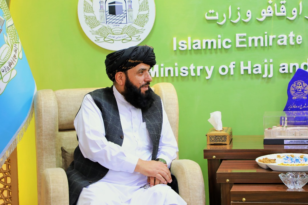 په قطر کې د افغانستان اسلامي امارت سفیر د ارشاد، حج او اوقافو له وزیر سره وکتل