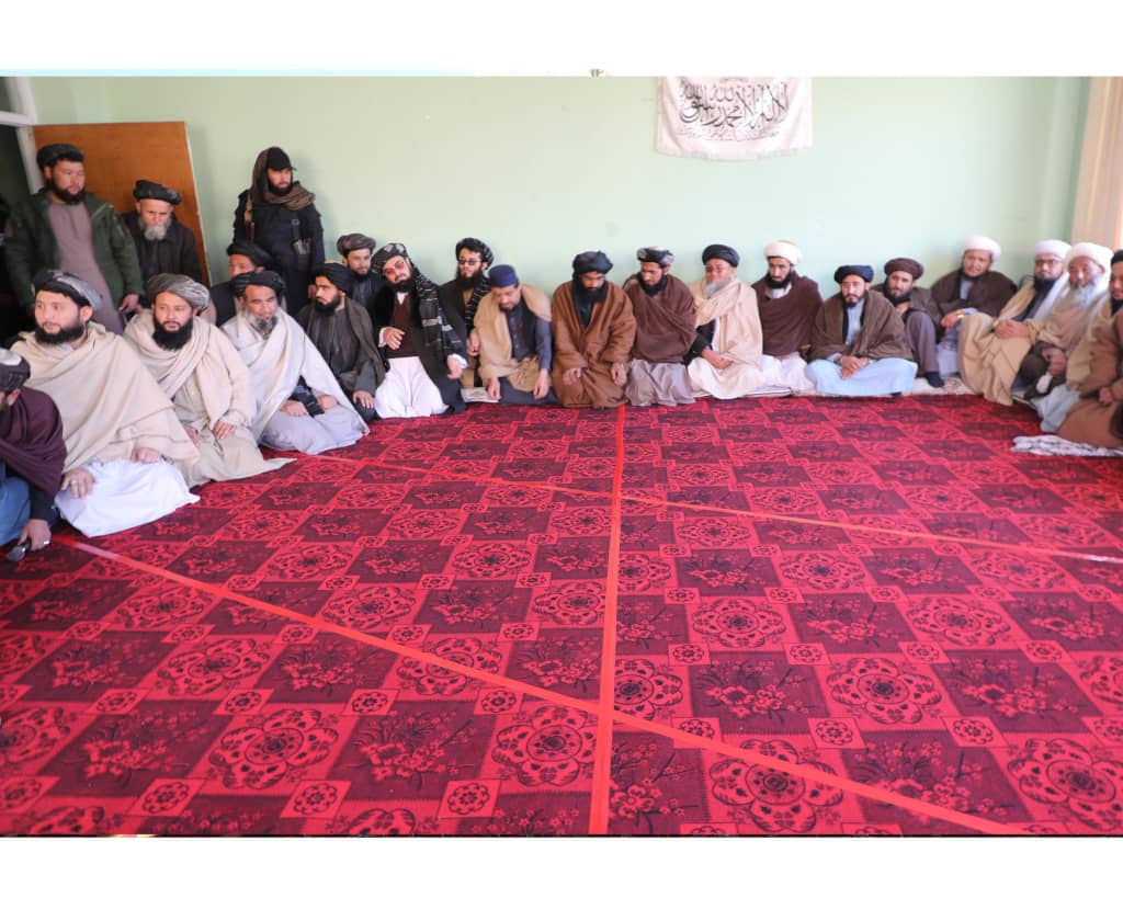 The Minister of MOHIA, at the head of a delegation during his trip to Samangan province, met with the governor of the province, several administrative officials, scholars, and influential local figures.