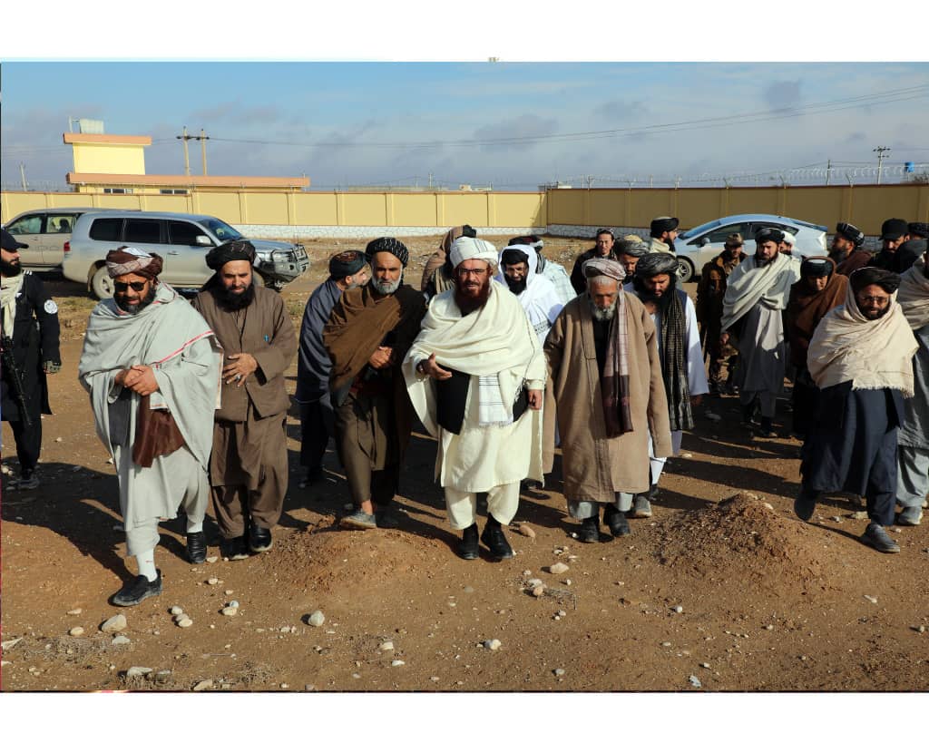 The Minister of MOHIA, at the head of a delegation during his trip to Samangan province, met with the governor of the province, several administrative officials, scholars, and influential local figures.