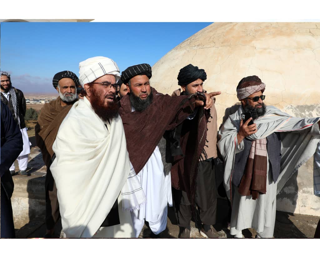 The Minister of MOHIA, at the head of a delegation during his trip to Samangan province, met with the governor of the province, several administrative officials, scholars, and influential local figures.