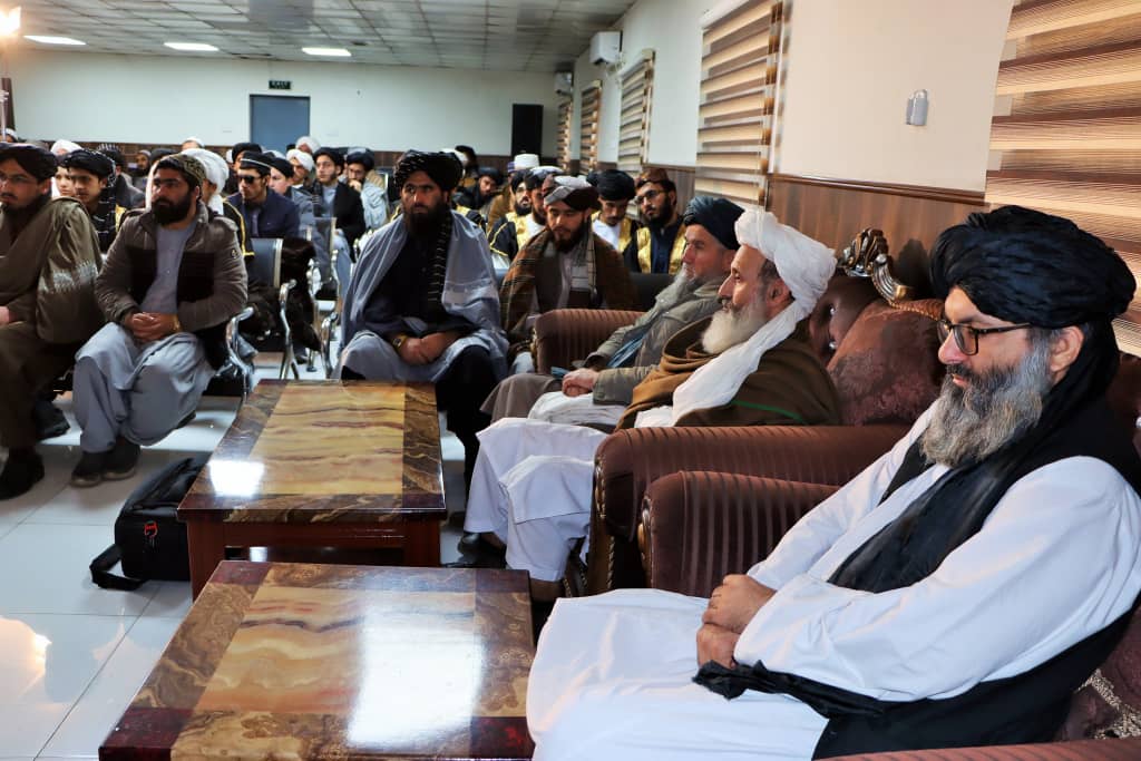 وزارت ارشاد، حج و اوقاف دورِ سیزدهم مسابقات حفظ قرآن کریم مع‌ التجوید و نخستین دورِ مسابقات حُسنِ قرائت را در سطح (٢٢) ناحیه شهر کابل آغاز کرد.