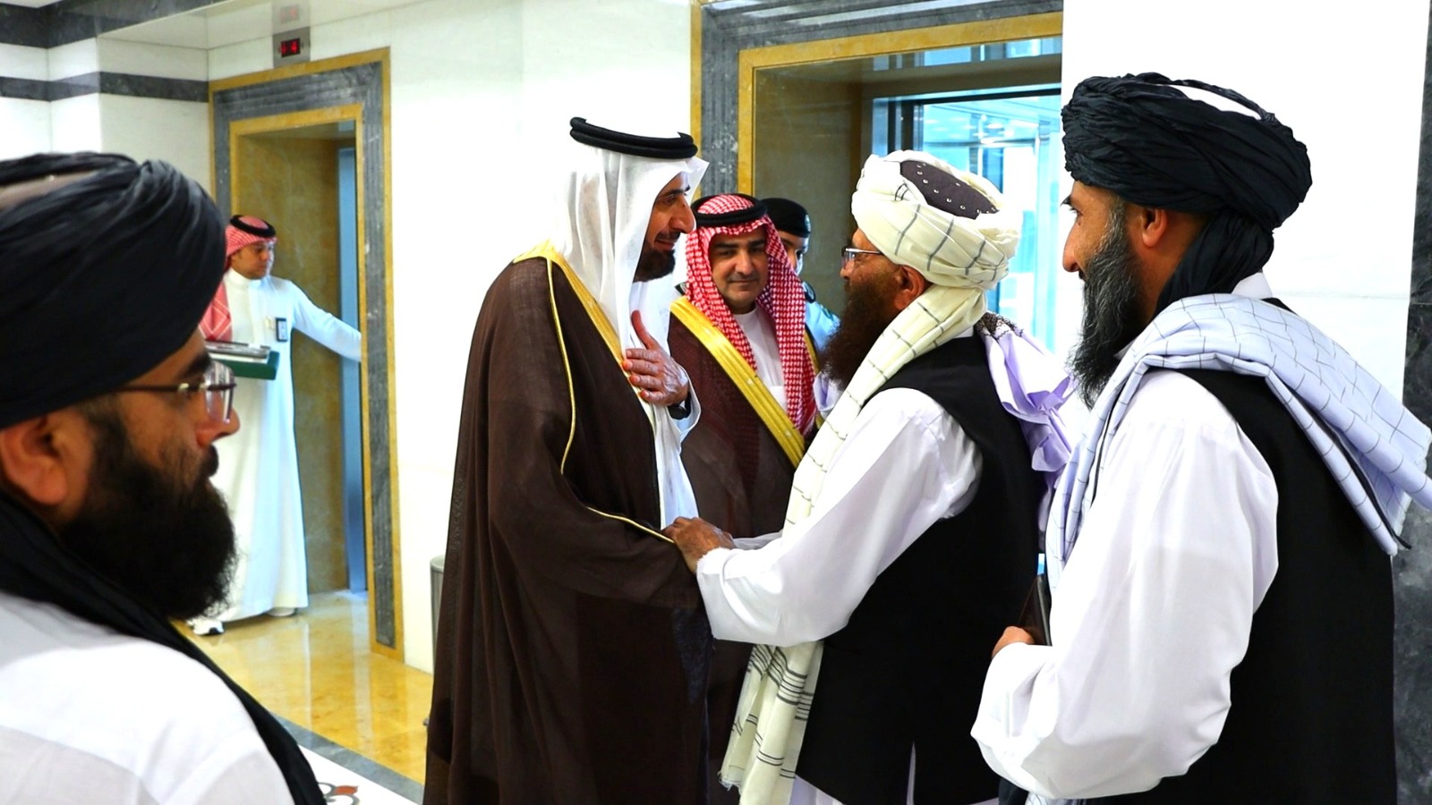 د ارشاد، حج او اوقافو وزیر د یوه هیئت په مشرۍ په مکه مکرمه کې د سعودي عربستان د حج او عمرې له وزیر سره وکتل